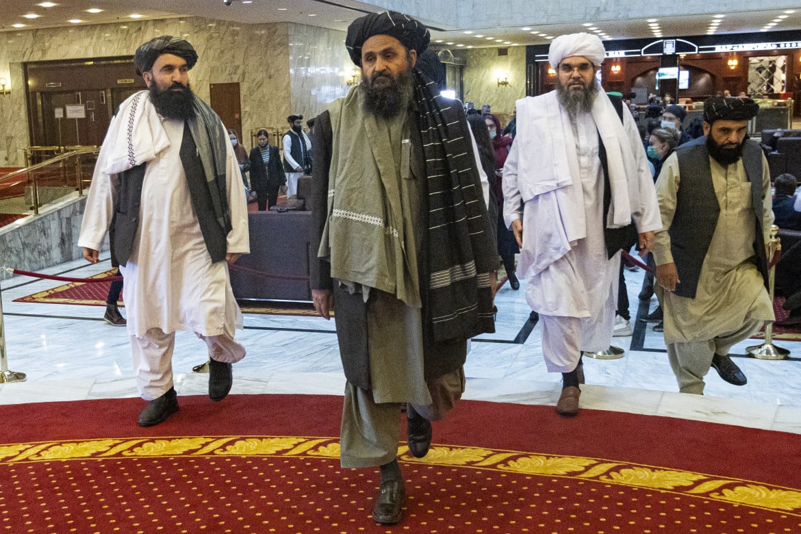 Afghanistan, offensiva talebana. Civili in fuga