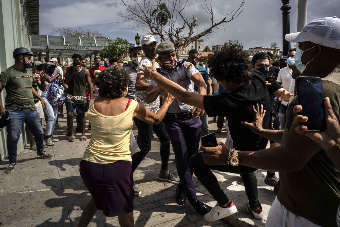 «Fame e proteste» a Cuba,  i vertici accusano Washington e la manipolazione dei social