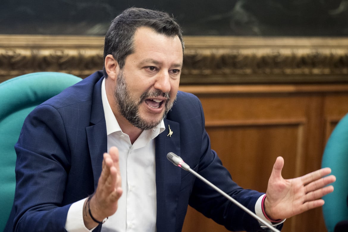 Per Salvini è legittima difesa. Voghera diventa un caso