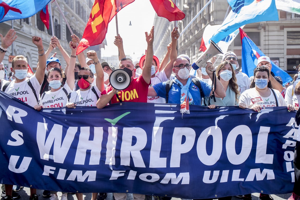 Ferragosto di protesta per gli operai Whirlpool