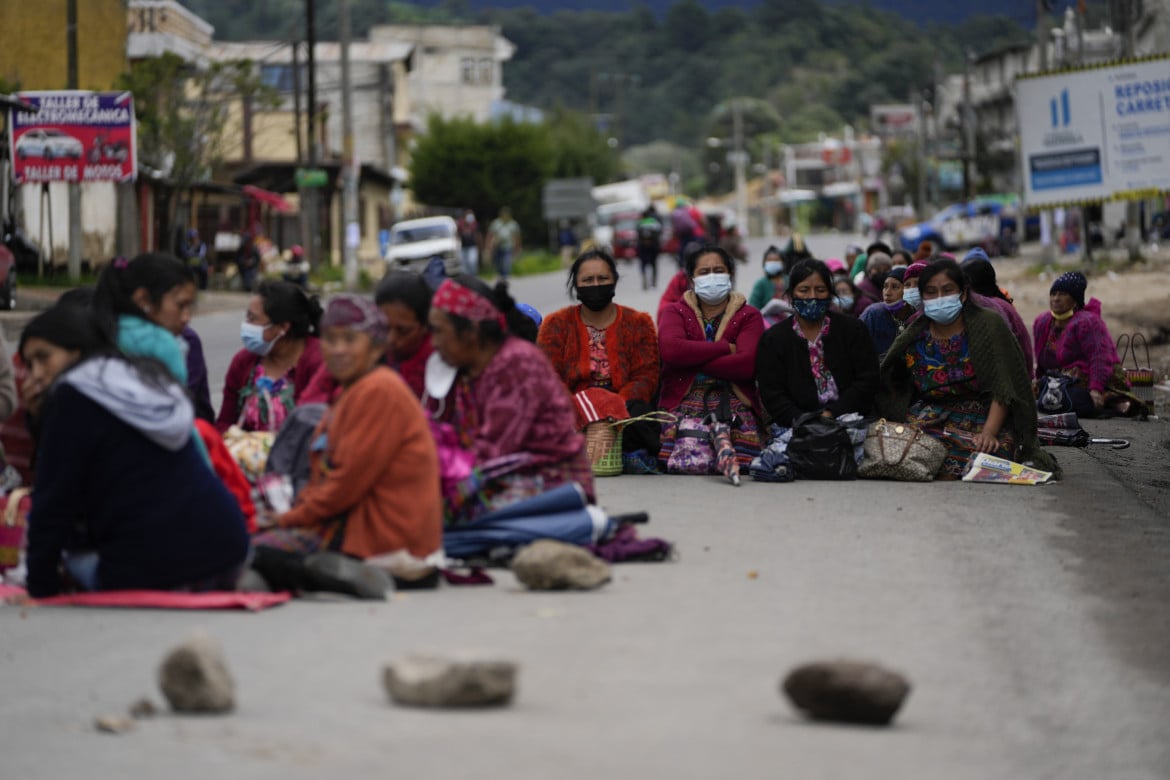 Braccio di ferro sulla corruzione, il Guatemala scende in piazza