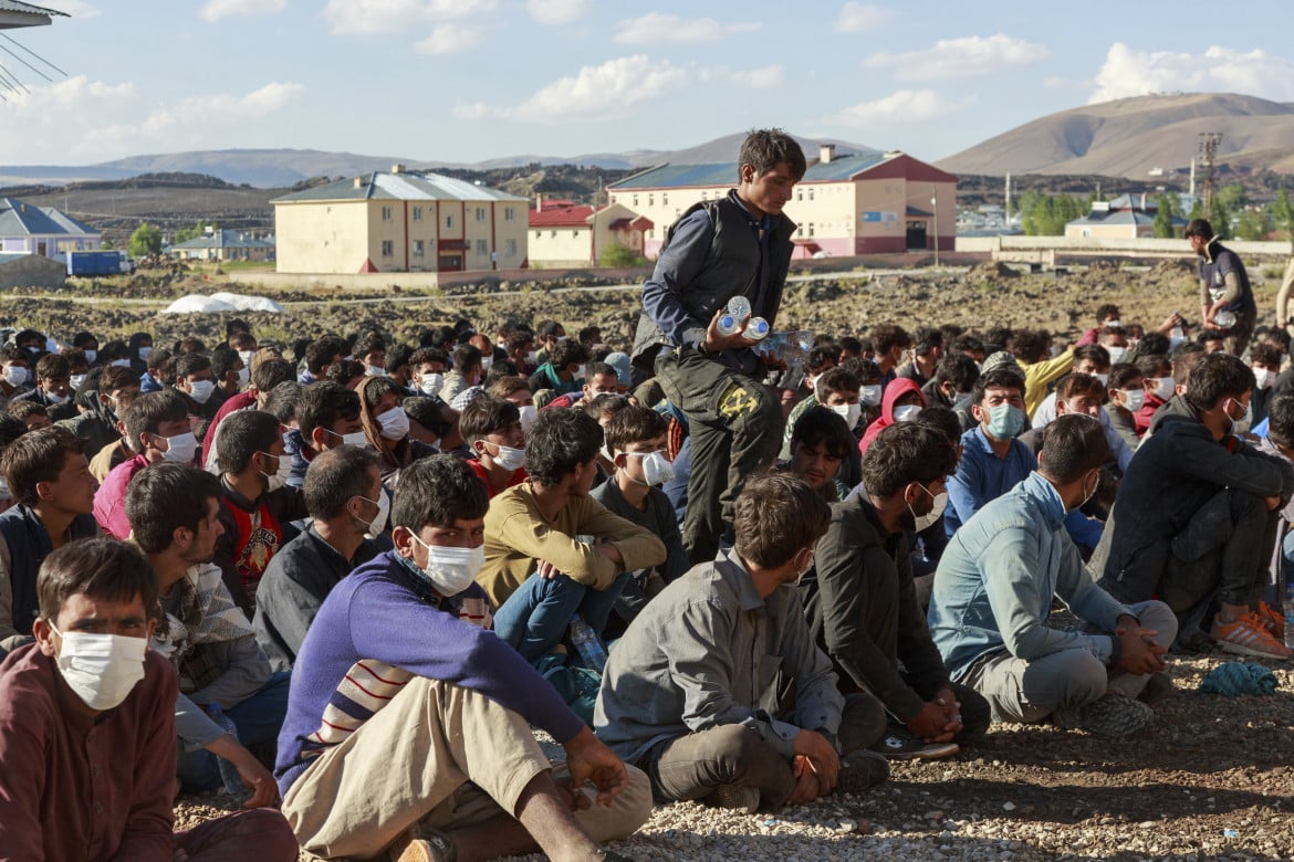 Muri e soldati lungo il confine con l’Iran Erdogan si prepara a fermare i profughi