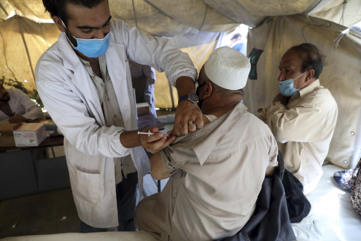 I vaccini al tempo dei Talebani. Ora è a rischio anche l’eradicazione della polio
