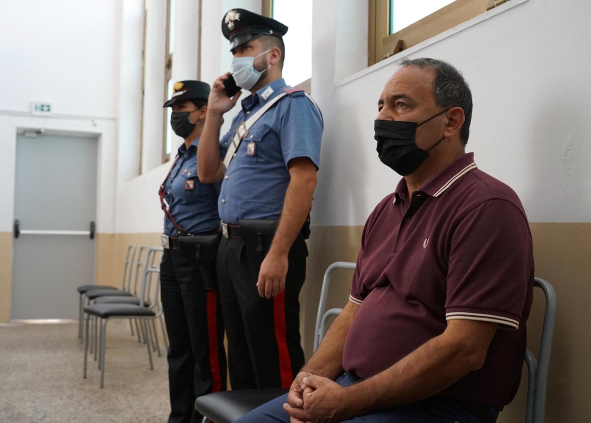 Sentenza shock: Lucano condannato a tredici anni e 2 mesi