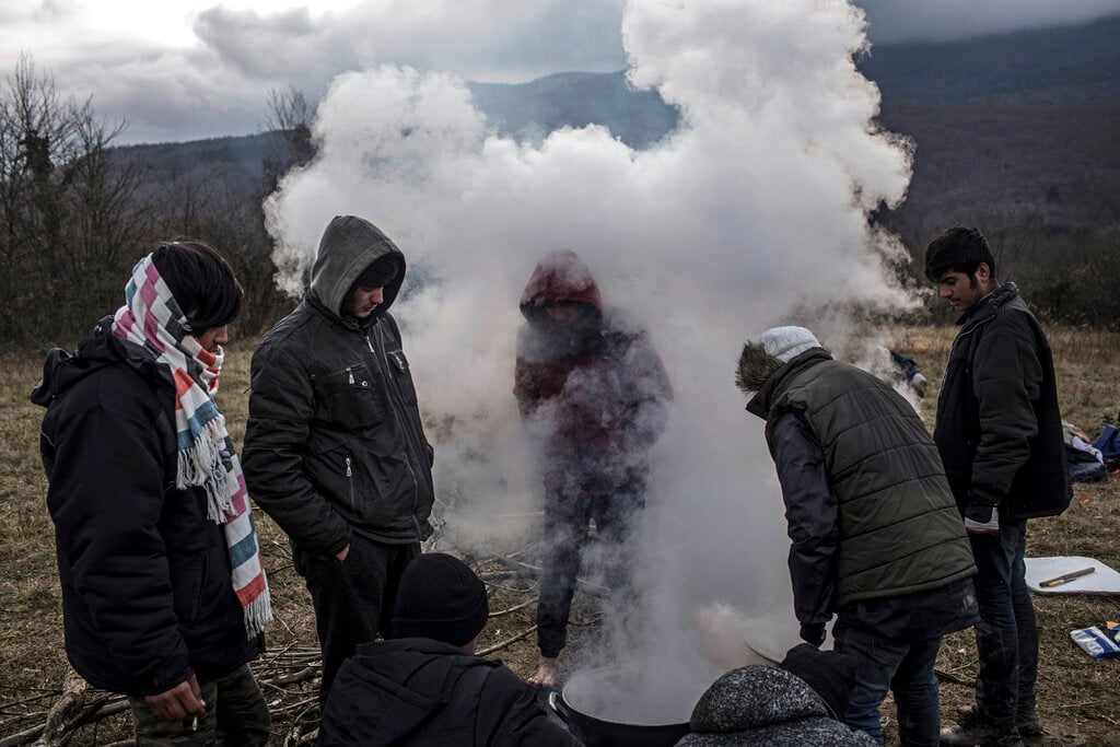 I Balcani sull’orlo del caos accolgono i primi rifugiati