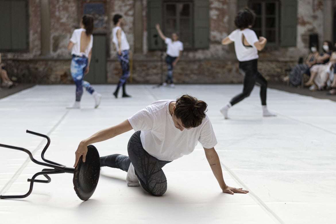 «Danza urbana», coreografie negli spazi vuoti della comunità