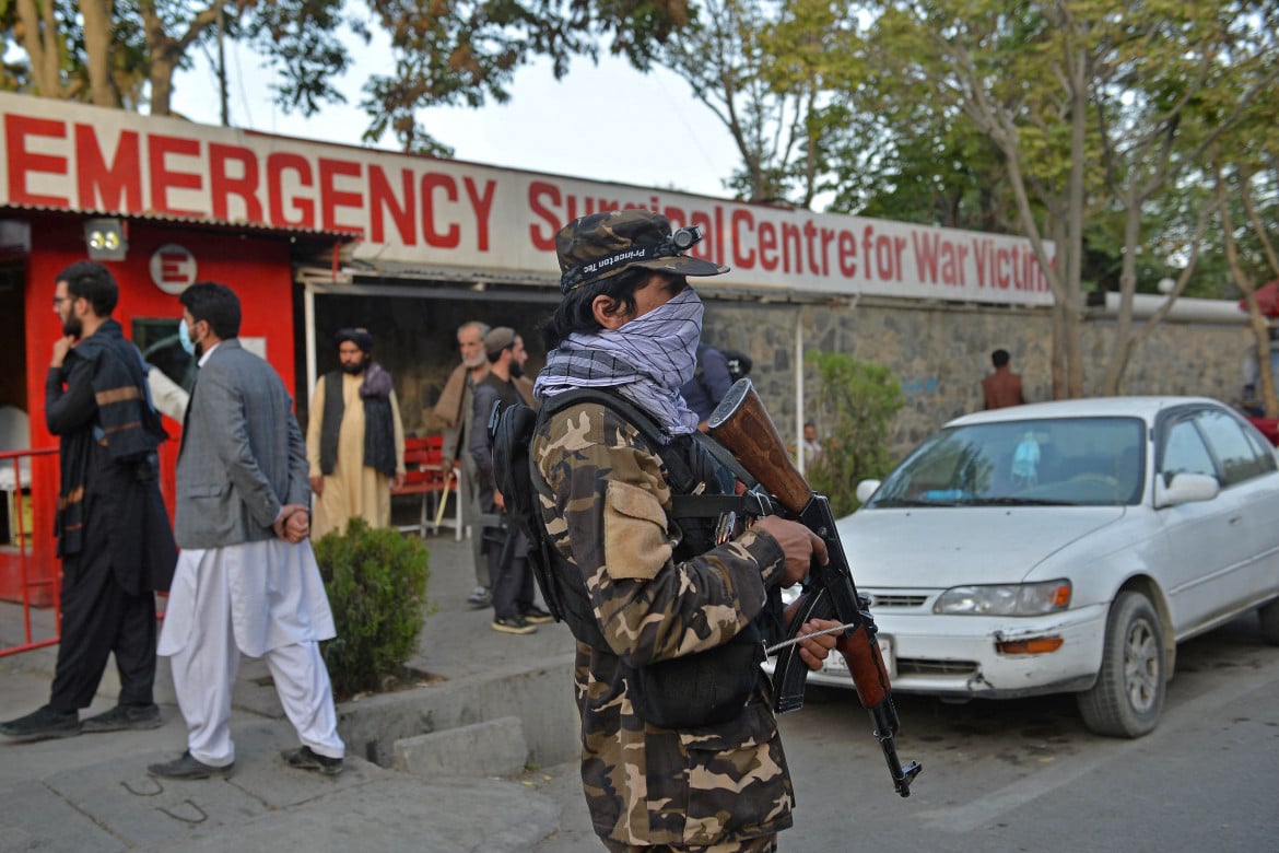 L’Iskp rivendica l’attentato alla moschea di Kabul