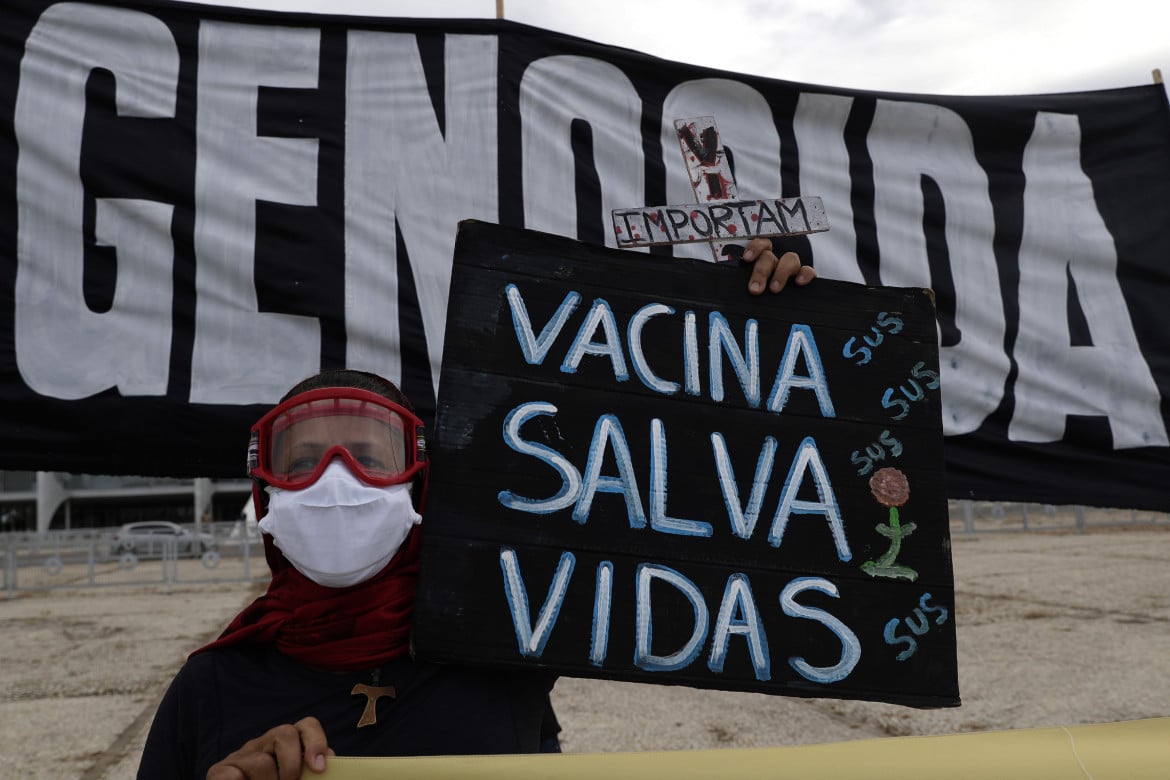 Il capodanno di Bolsonaro: adesso prova a togliere i vaccini ai bambini