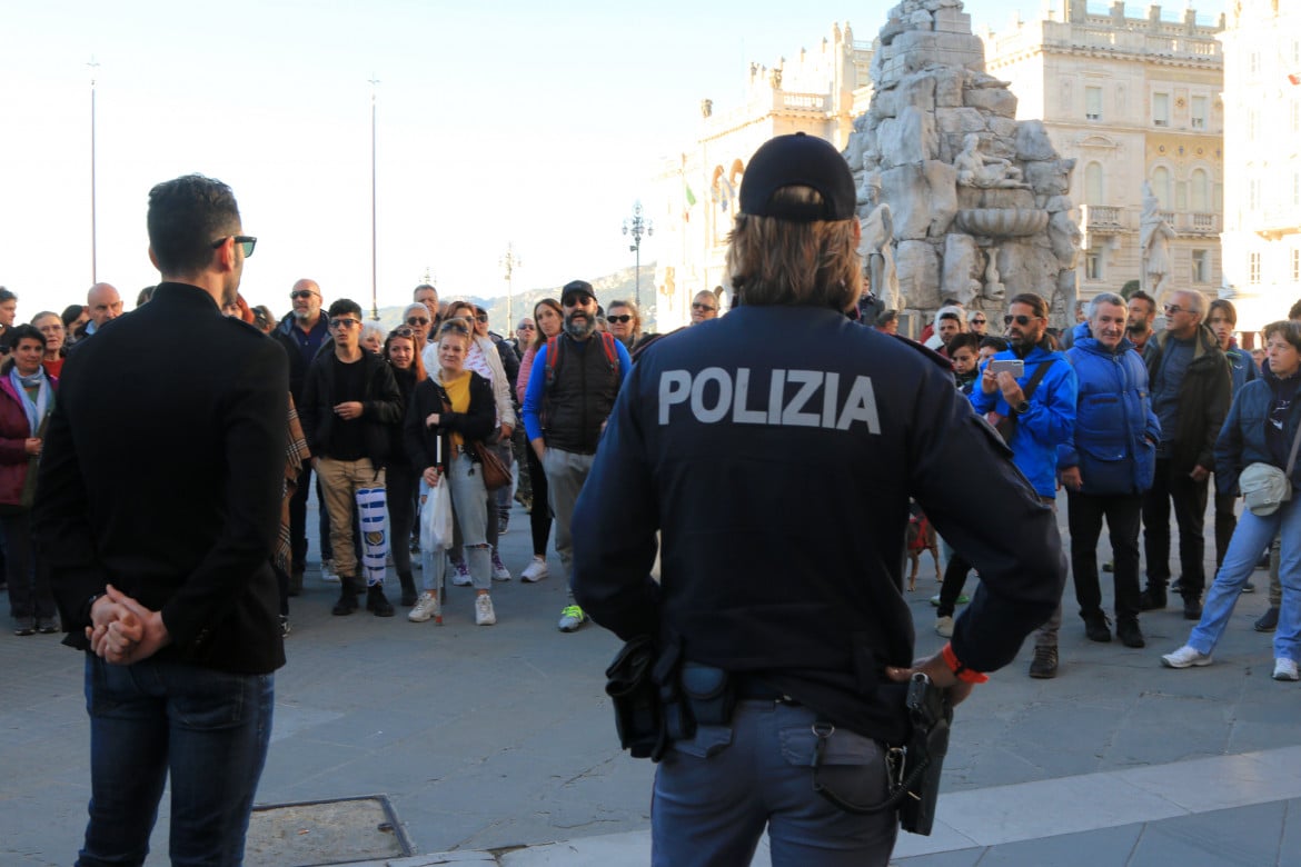 Trieste, manifestazioni vietate. Cresce l’insofferenza ai no pass