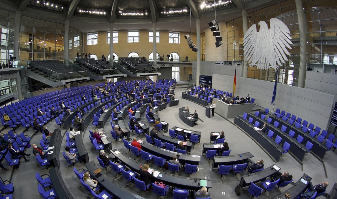 Al Bundestag crescono le donne, ma ai colloqui solo uomini