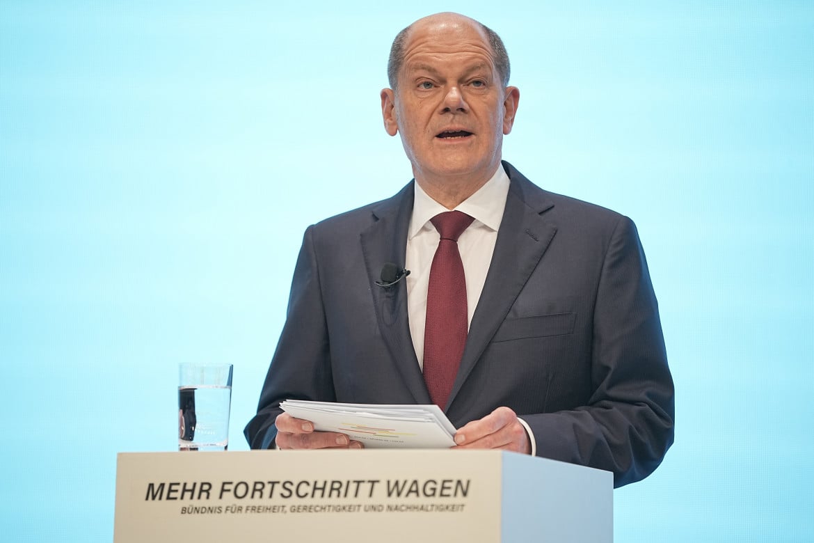 Scholz per l’obbligo vaccinale, ma decide il Bundestag