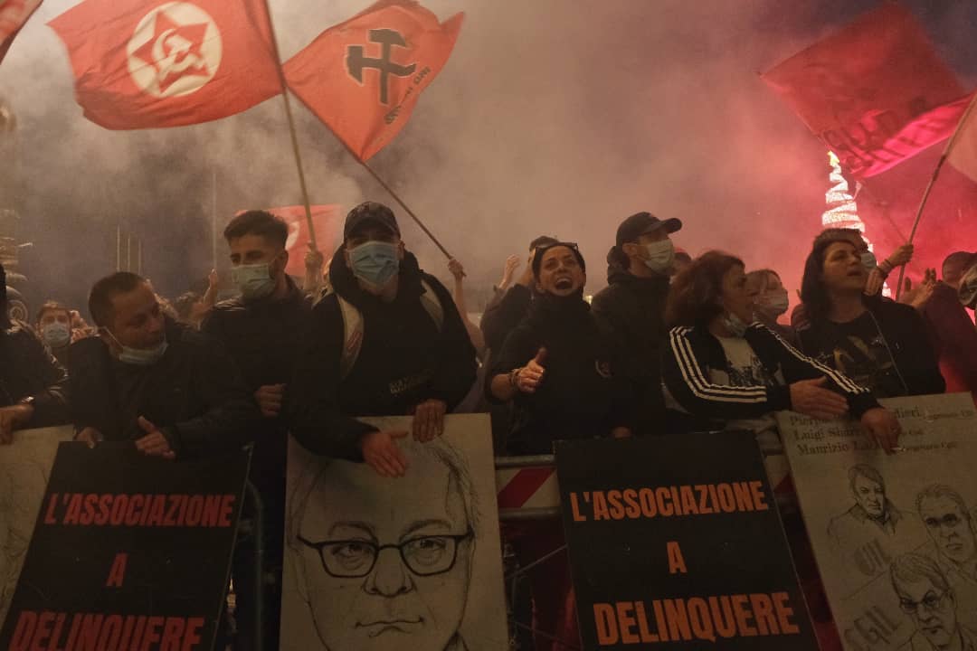 A Napoli disoccupati e Si cobas in corteo: «Chiediamo risposte, la stretta repressiva non ci fermerà»