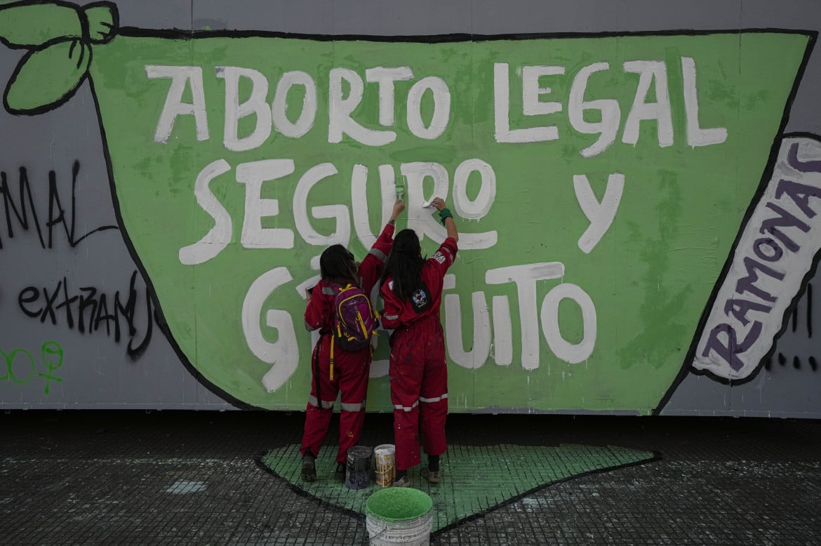 Cile, la Camera boccia la depenalizzazione dell’aborto. Ma la battaglia non si ferma