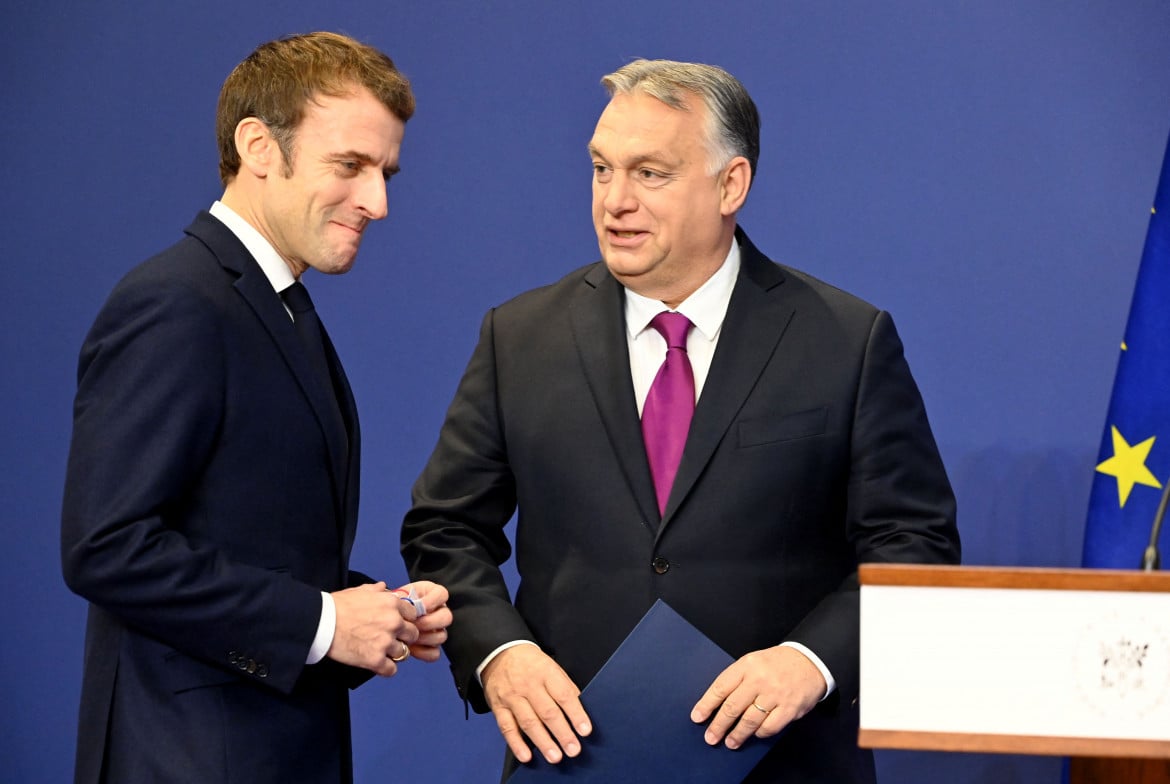 Acrobazie diplomatiche Macron a Orban: «Avversari ma alleati»