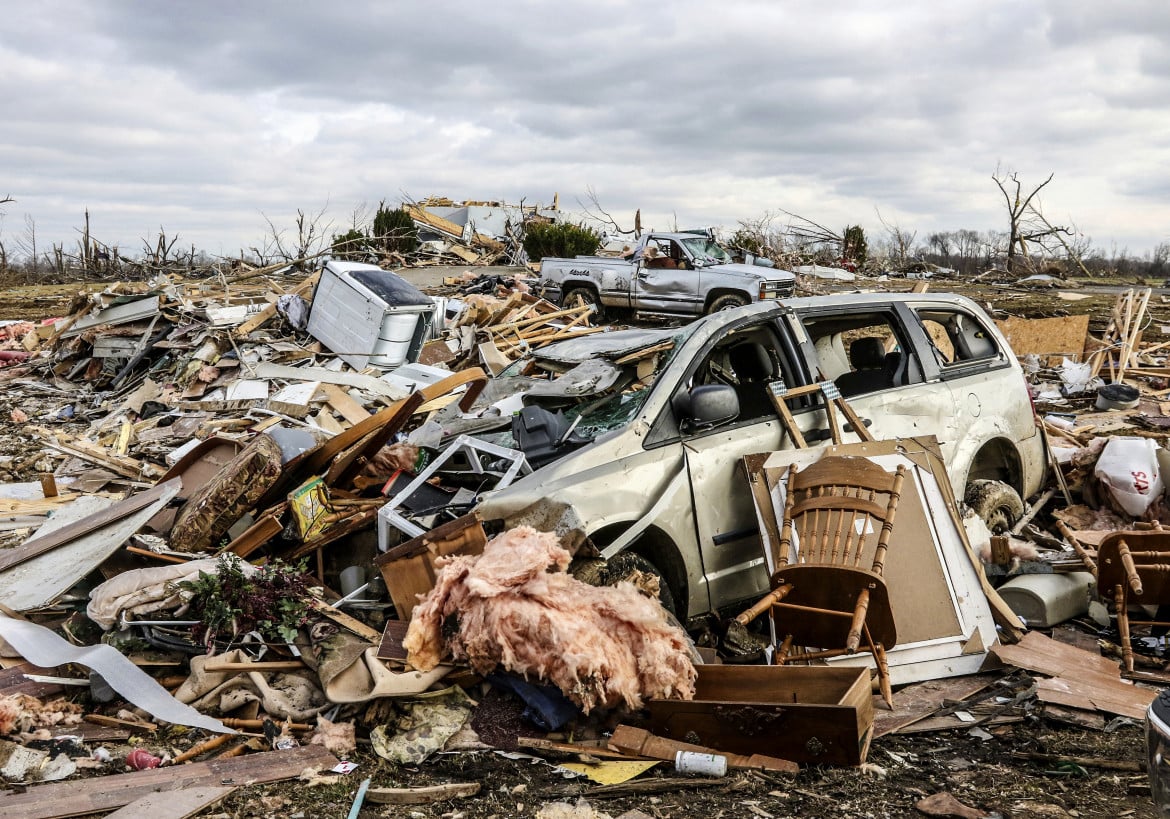 Tornado in Usa: le vittime salgono a 64. Stato di emergenza in Kentucky
