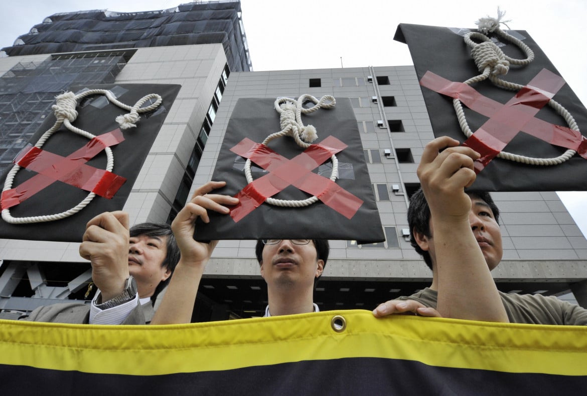Torna il boia in Giappone, protesta delle ong. Tokyo: «Lo vuole il popolo»