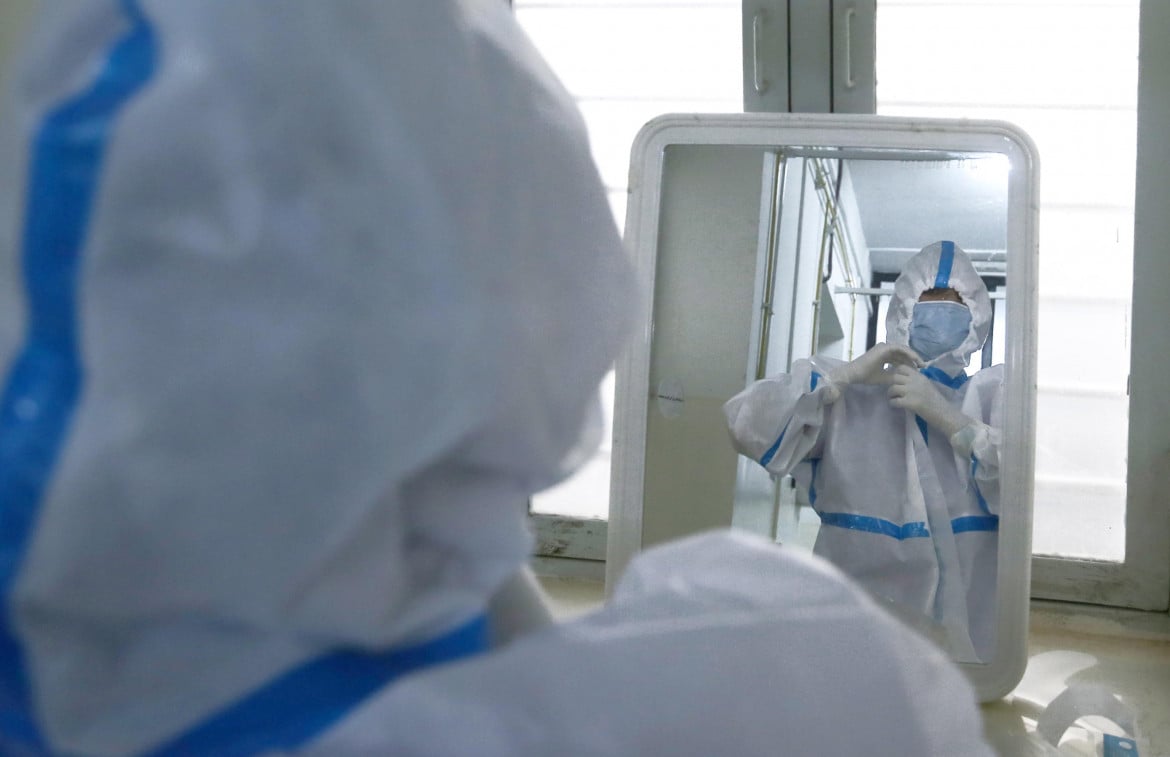 «Drastico peggioramento della pandemia». E gli ospedali vanno in crisi