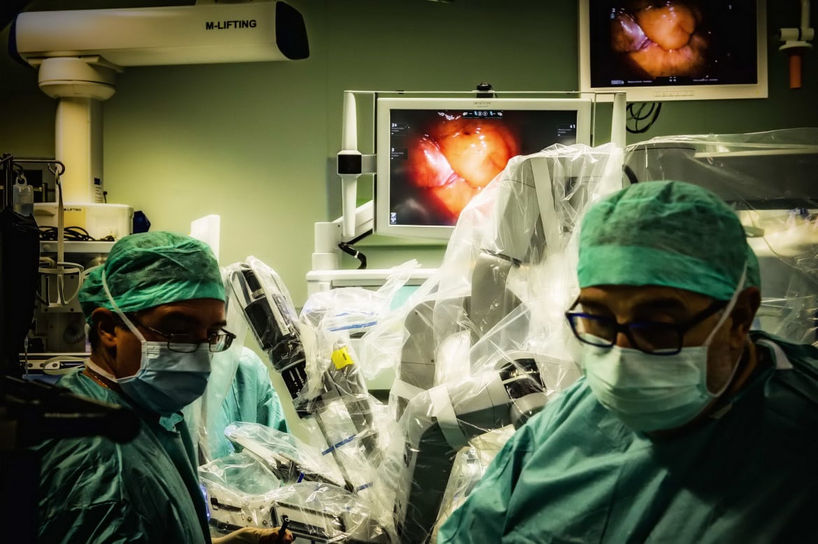 La denuncia dei chirurghi: «Attività ospedaliera ridotta in media del 50%»
