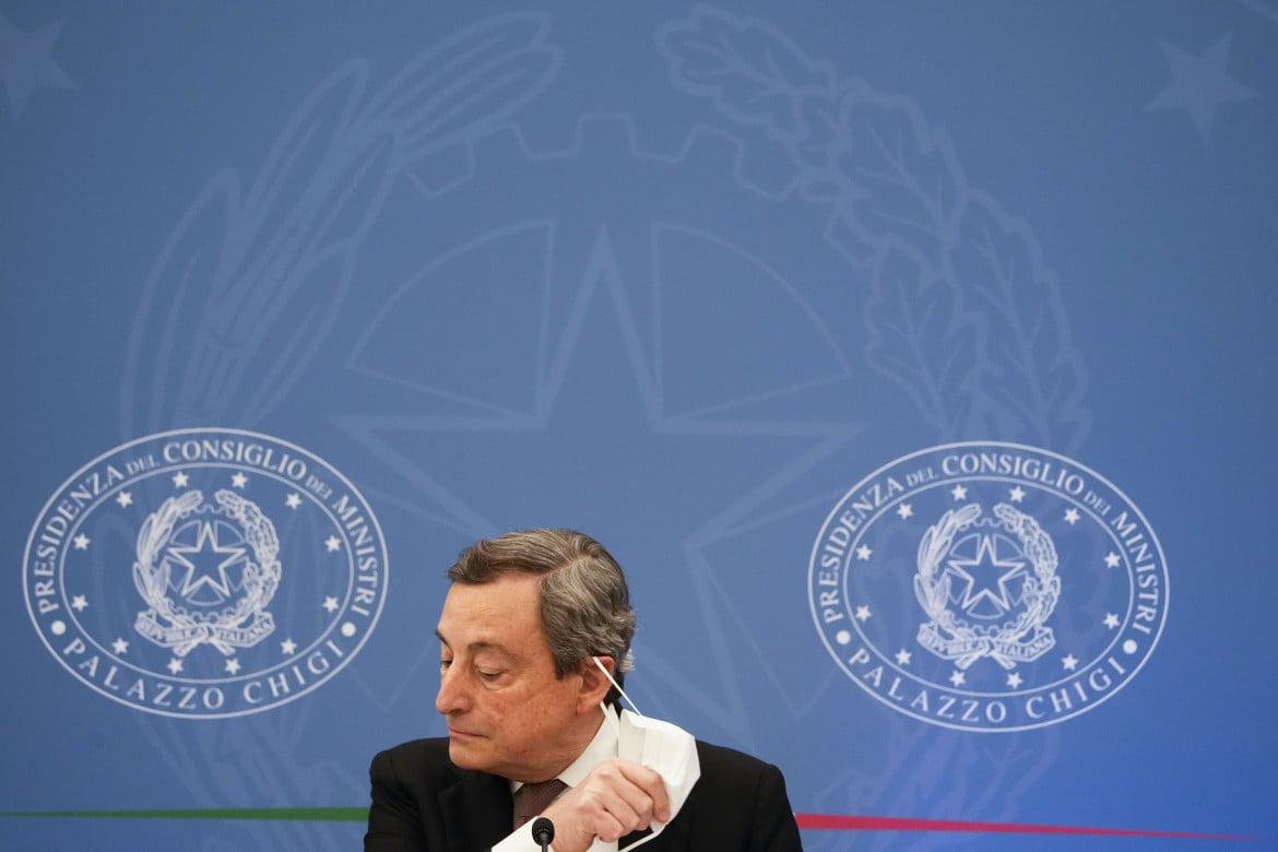Nel mediocre spettacolo, Draghi guadagna terreno
