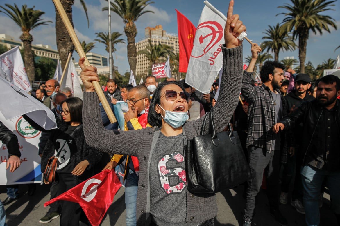 La Tunisia ricorda  Chokri Belaid. E resta senza giustizia