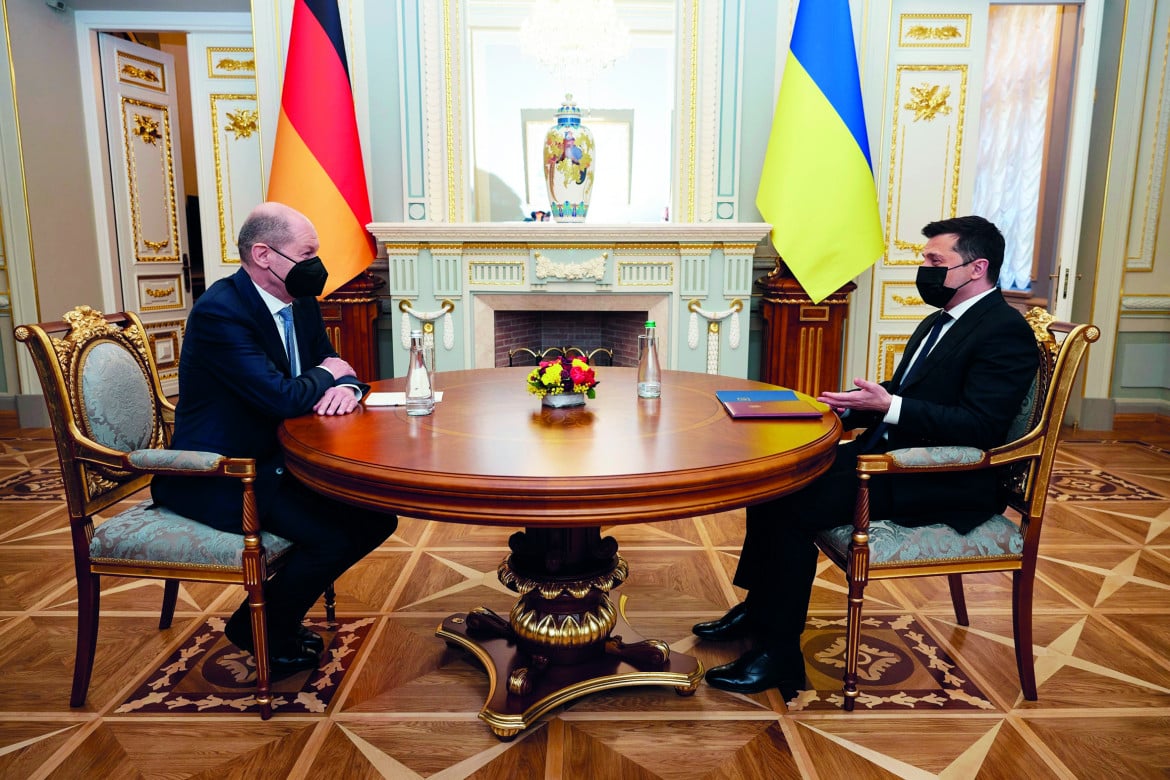 Scholz: «L’ingresso dell’Ucraina nella Nato non è in agenda»