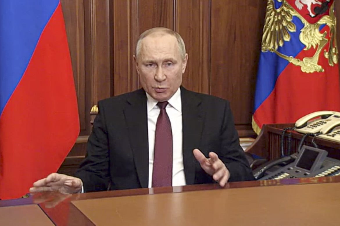 Putin: «Un’operazione militare speciale per demilitarizzare e denazificare»