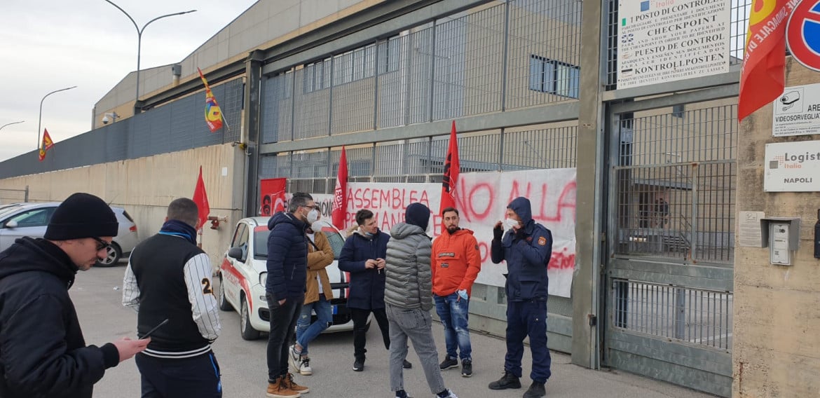 Logista chiude il sito di Caserta, lavoratori in assemblea permanente