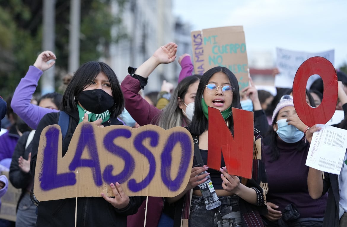 Ecuador, il parlamento ferma le privatizzazionI