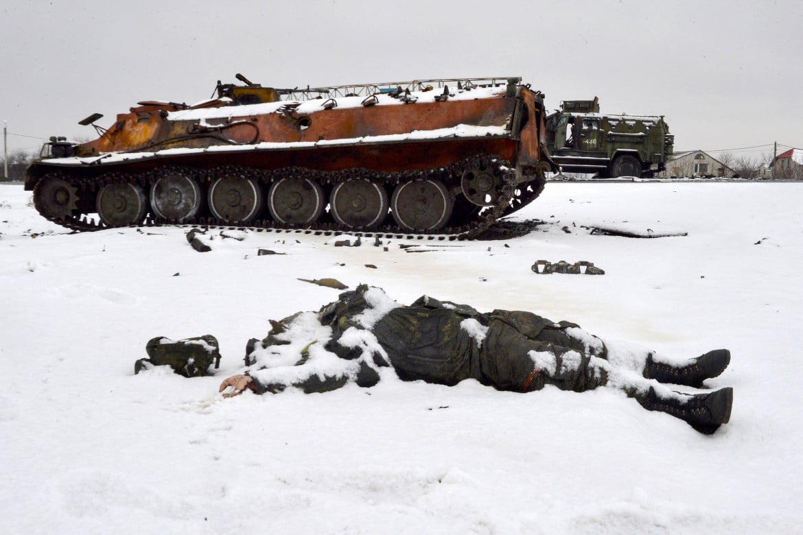 Un tank russo a Kharkiv in Ucraina nell'inverno del 2022, foto Getty Images