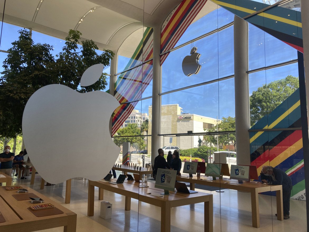 Sulla faccia nascosta di Apple sbarca il primo sindacato