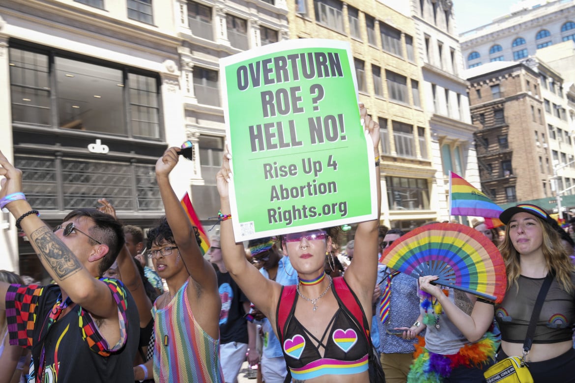 Al Gay Pride la lotta per l’aborto libero. Ma serpeggia la paura