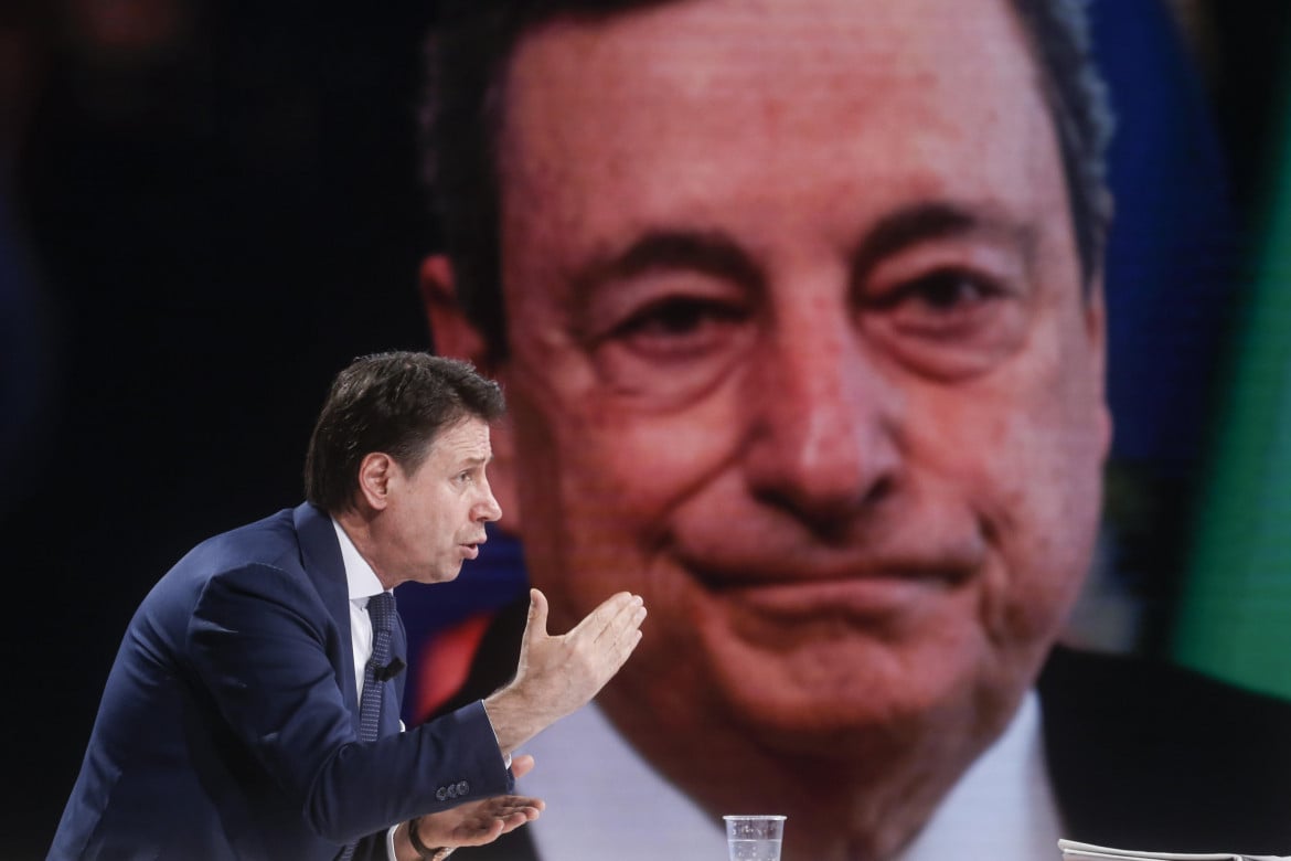 Il tormento del M5S: «Restiamo al governo nonostante Draghi»