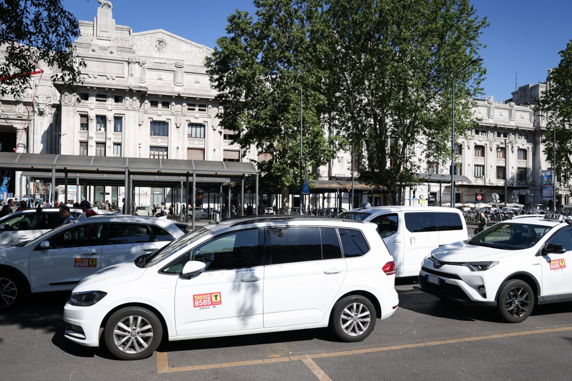 Nuove licenze per i taxi, ma il settore rischia di restare inchiodato all’esistente