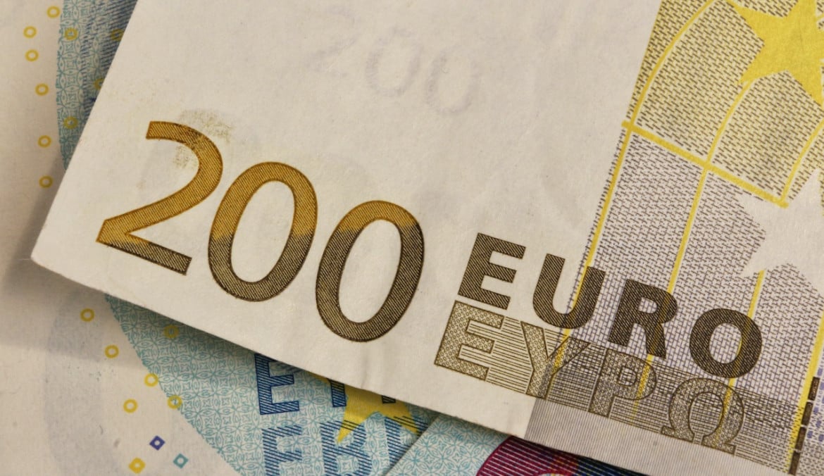 La legge dei bonus colpisce ancora: poveri e precari esclusi dai 200 euro