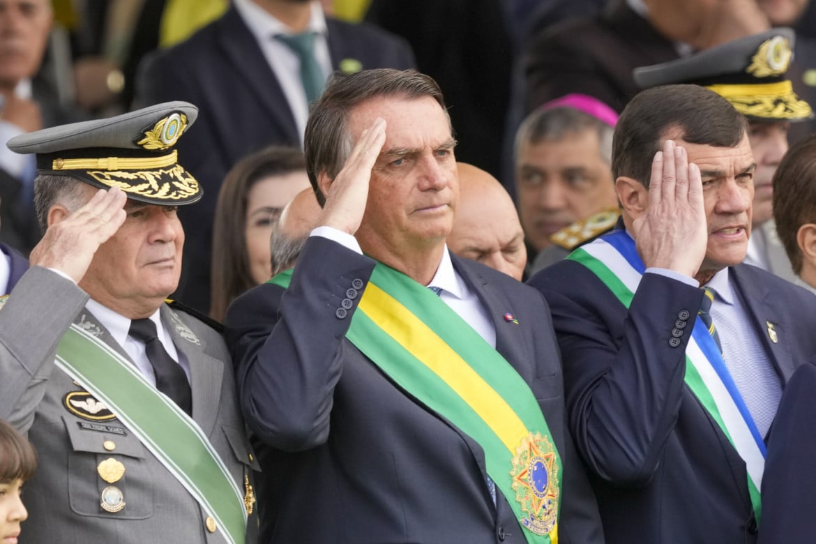 Il presidente brasiliano Bolsonaro, foto Ap