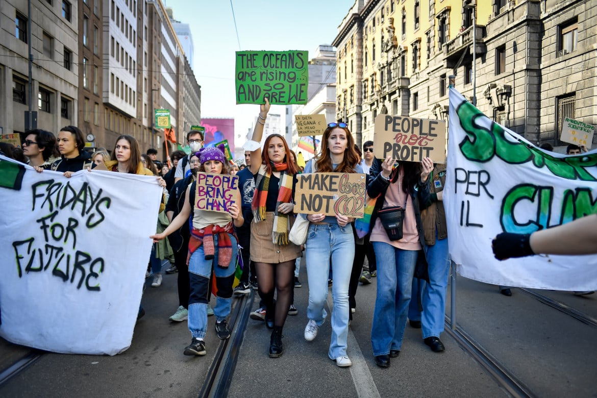 Clima, venerdì è sciopero globale, 70 piazze in Italia