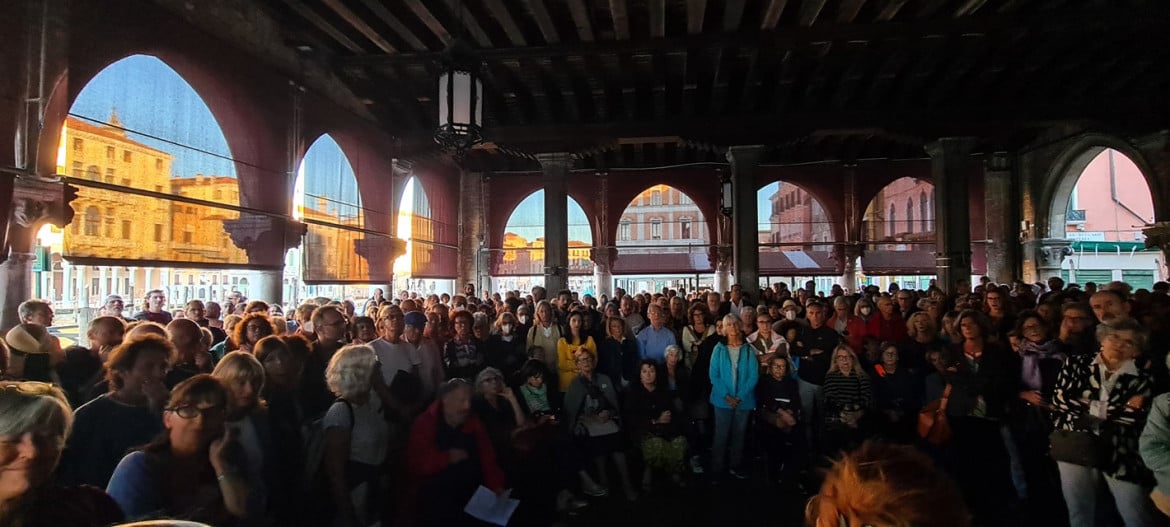 Venezia, residenti contro il ticket di Brugnaro: «Serve solo a far schei»