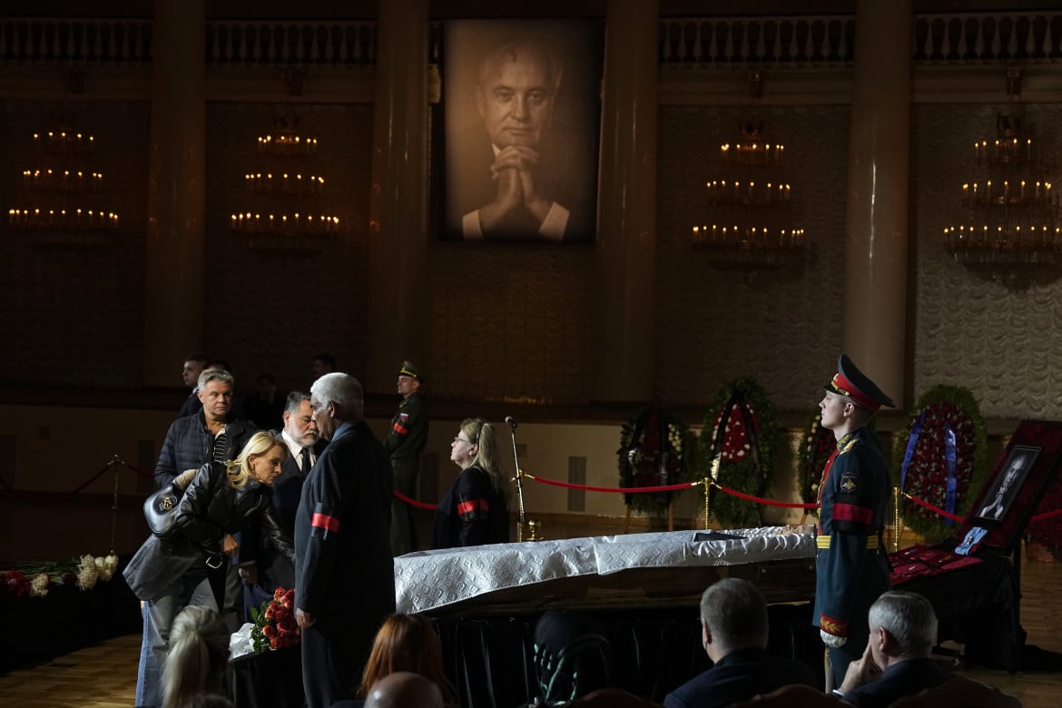 ap22246284545559-gorbaciov-funerale