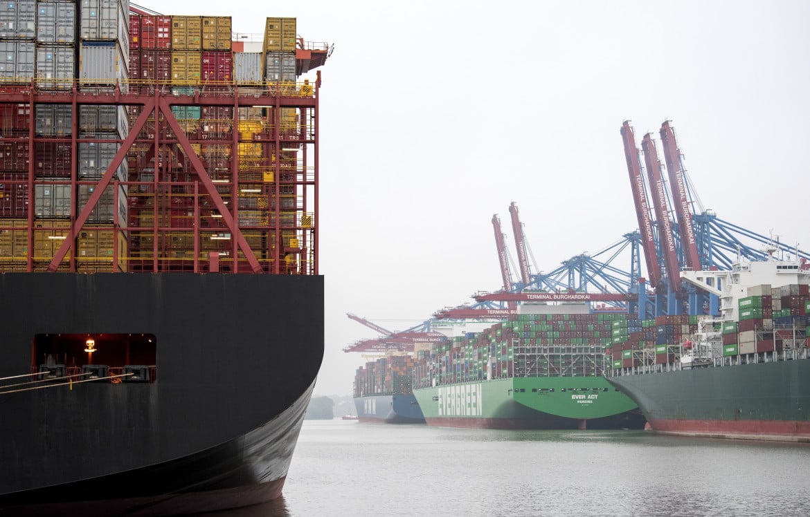 Critiche a Scholz per la vendita  del porto di Amburgo alla Cina