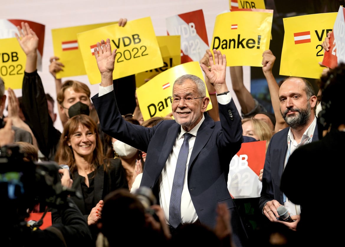 Austria in cerca di rassicurazione, Van der Bellen confermato presidente