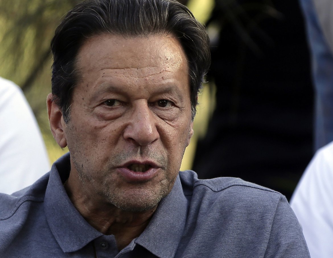 Pakistan, rivelò pressioni Usa per cacciarlo: 10 anni all’ex premier Imran Khan