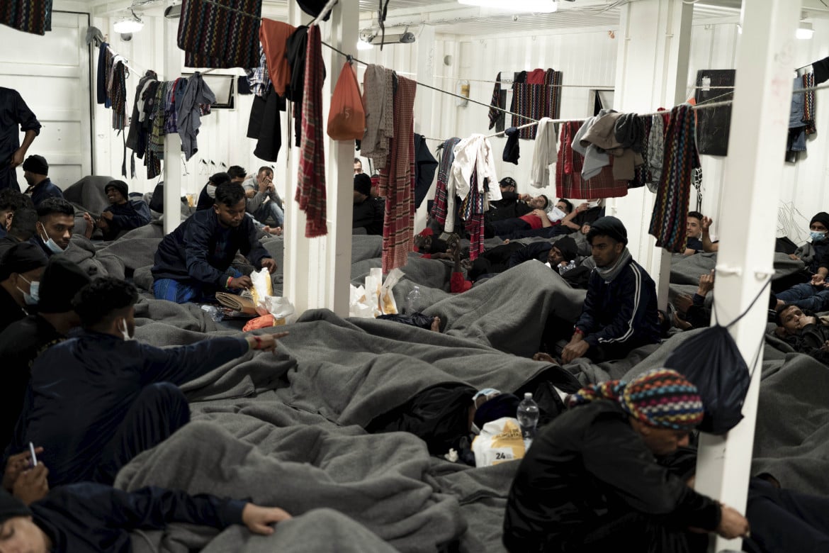 Sui migranti è scontro con Francia e Ue: l’Italia rispetti le leggi