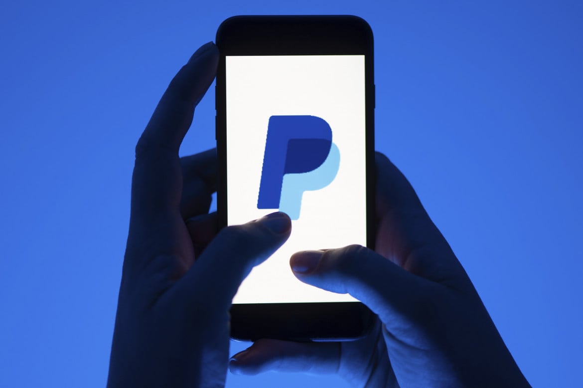 Cognome arabo, PayPal blocca il pagamento
