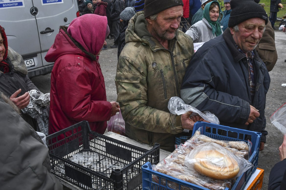 Aiuti umanitari nel Donetsk, foto Ap