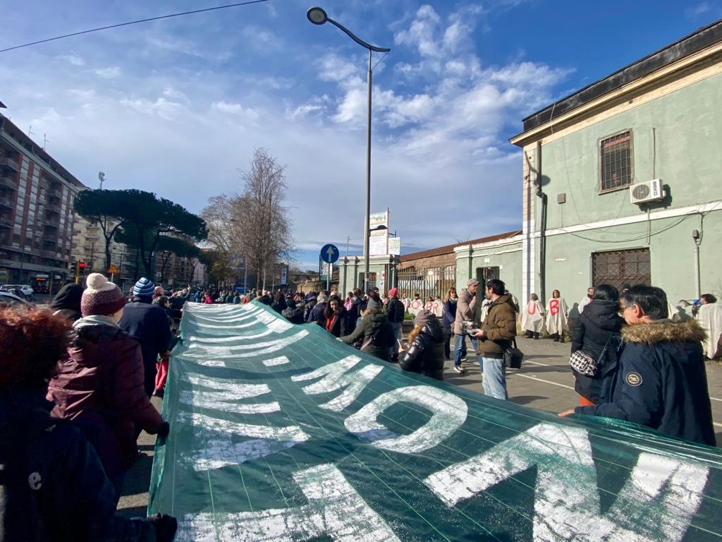 Roma, la mobilitazione dei cittadini in difesa del lago sorto dal cemento