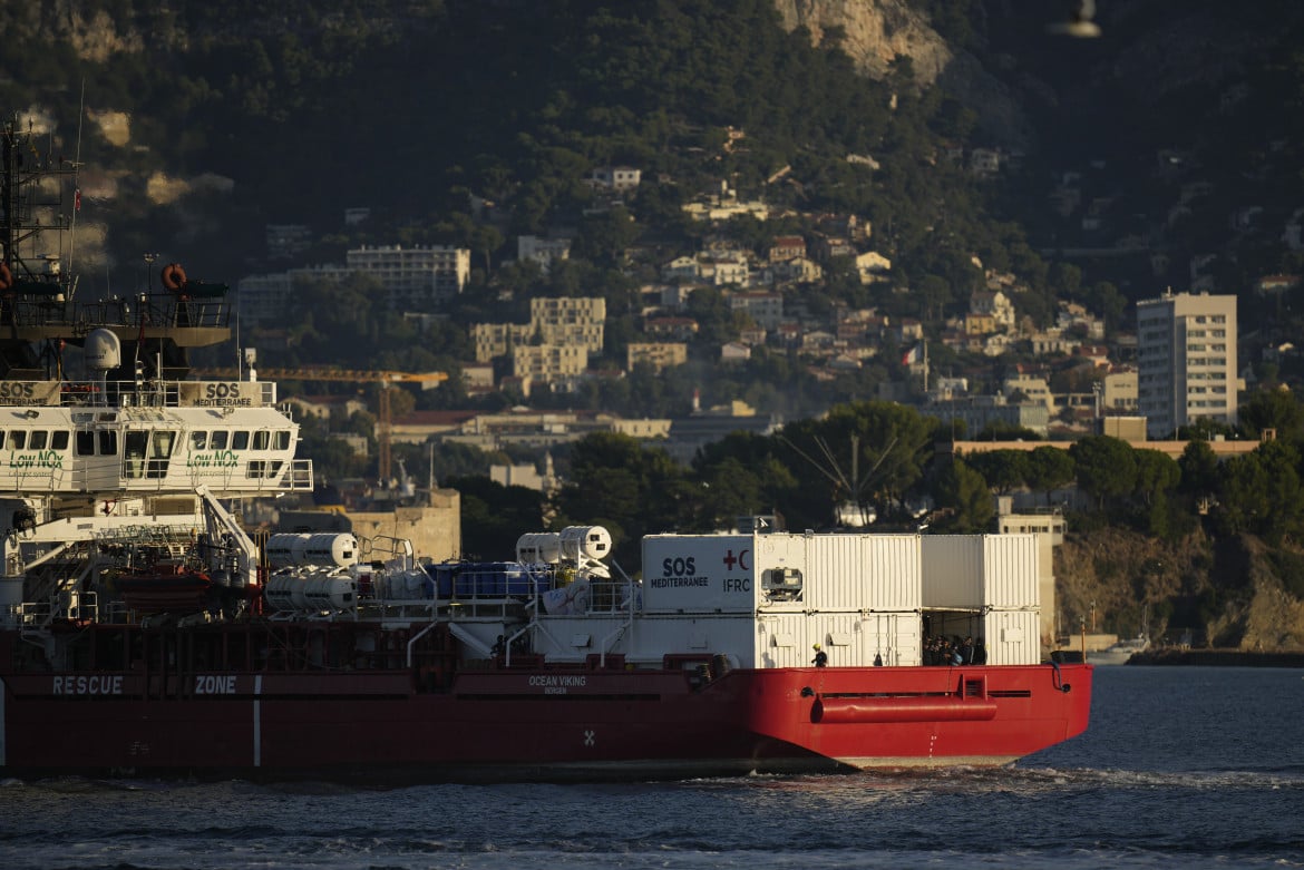 Sos Mediterranée: «La Ocean Viking non sbarcherà mai più in Francia»