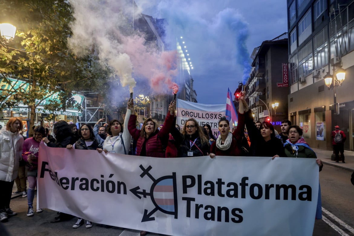 Spagna, sì alla legge che agevola il cambio di genere