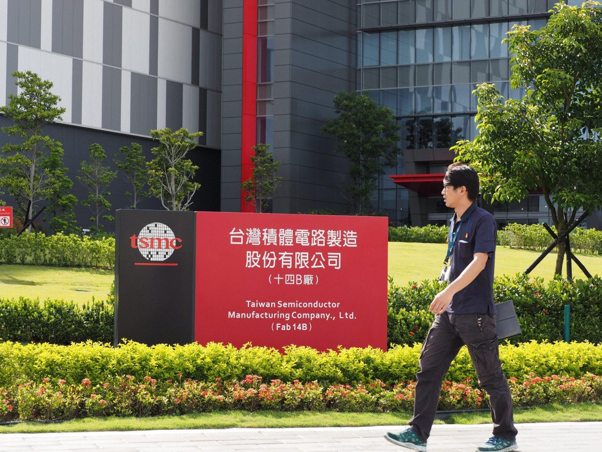 Il re dei semiconduttori è nei guai, Taipei in mezzo tra Usa e Cina