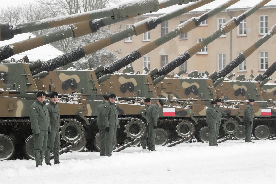 Polonia, il doppio della Nato: «Spese militari al 4% del pil»