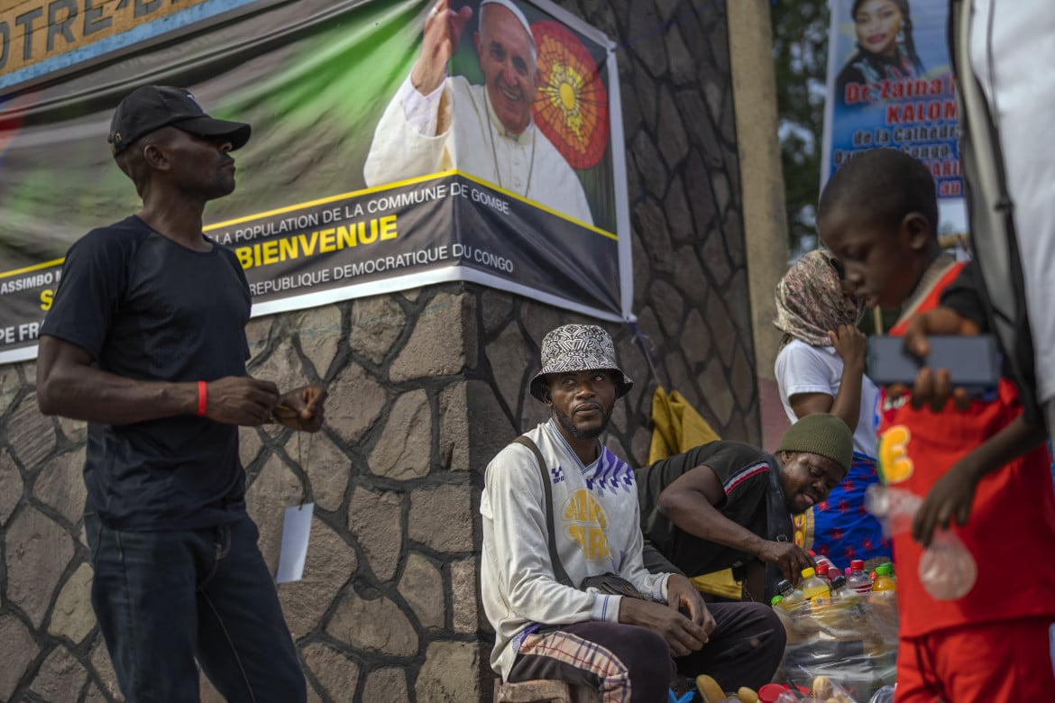 Il papa in Congo, Kin-la-belle si riprende la scena